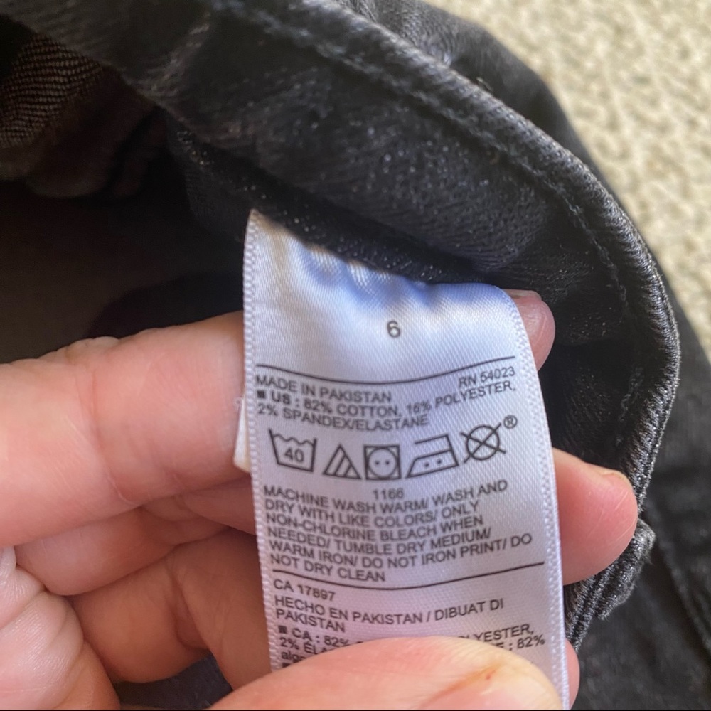 Old Navy Rockstar Super Skinny High-rise Jeans - Picture 4 of 4